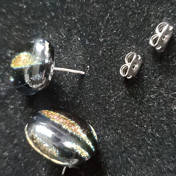 Hand Blown Glass Earrings. - Picture 3 of 7